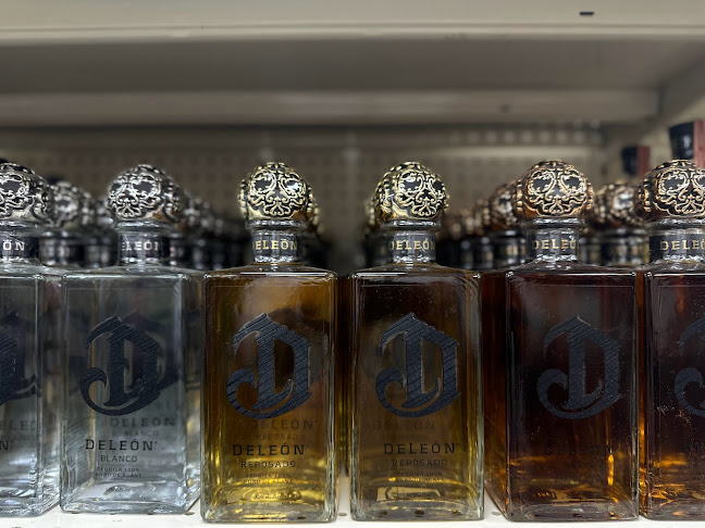 SB SMOKE SHOP & LIQUOR - Hospitality and gastronomy