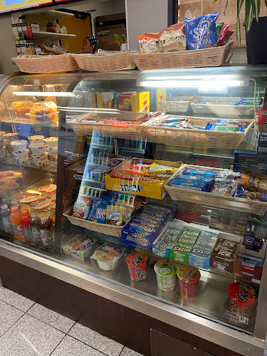 Aeroport Deli - Long Beach