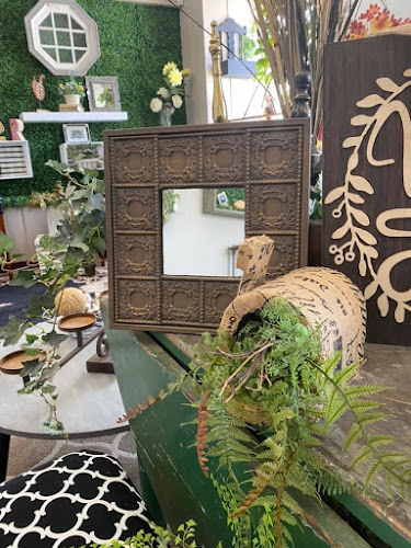 Rustic 2 Refined - Hospitality and gastronomy