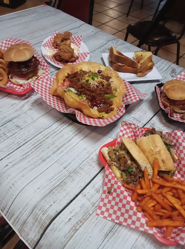 High Heat Sports Grill - Sierra Vista