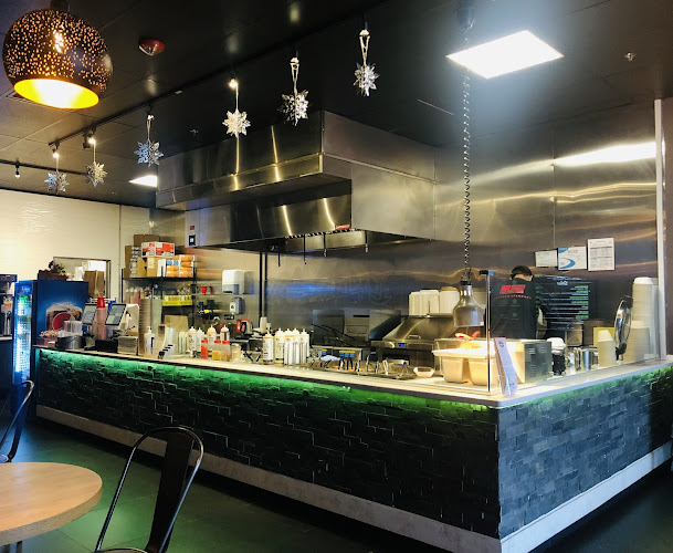 Comentarii opinii despre Yum Sushi Burrito