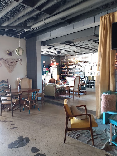 Hawthorne Bottle Shoppe - Hospitality and gastronomy