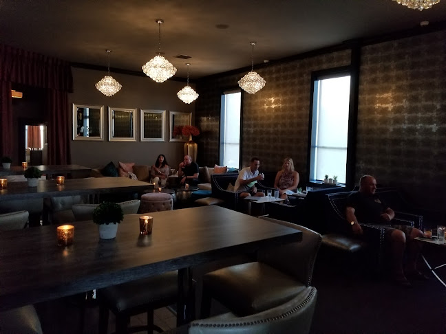 Greensleeves Lounge - Hospitality and gastronomy