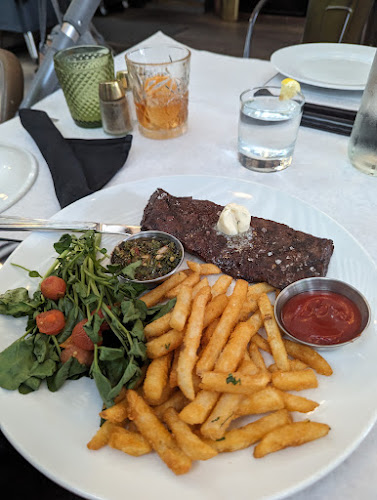 Chess Park Lounge - Hospitality and gastronomy