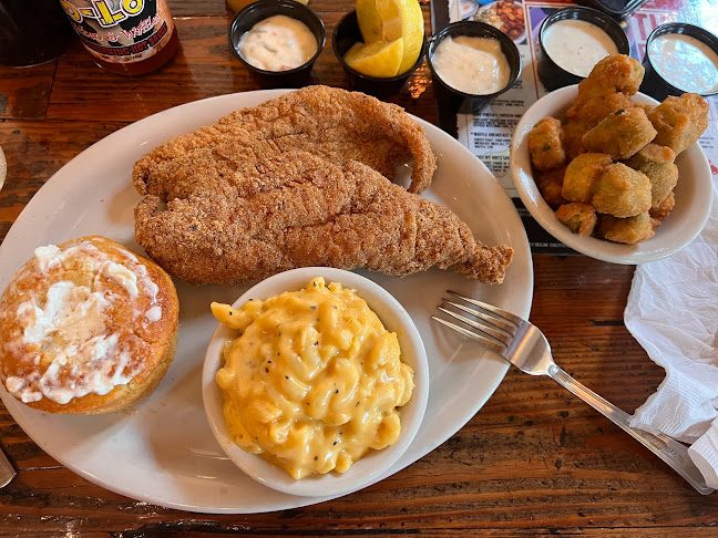 Comments and reviews of Lo-Lo's Chicken & Waffles