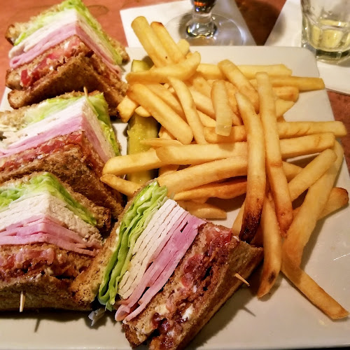 Opinii despre Pineapple Hill Saloon & Grill în Los Angeles - Hospitality and gastronomy