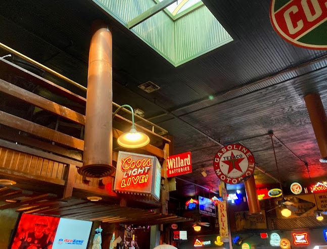 Willhoite's Restaurant - Hospitality and gastronomy