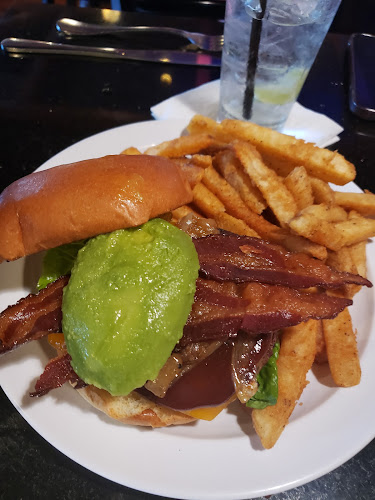 windwardbarandgrille.com