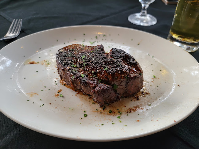 Dee Lincoln Prime - Hospitality and gastronomy