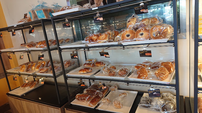 85°C Bakery Cafe - Buena Park - Hospitality and gastronomy