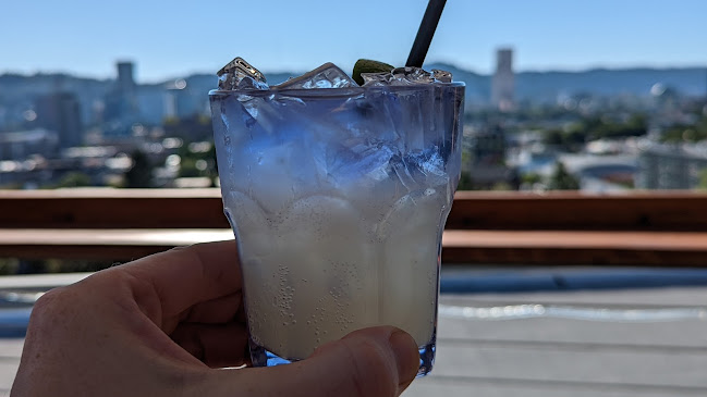 Opinii despre Roof Deck at Revolution Hall în Portland - Hospitality and gastronomy