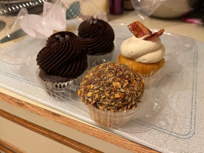 Moonlight Cakes - Hospitality and gastronomy