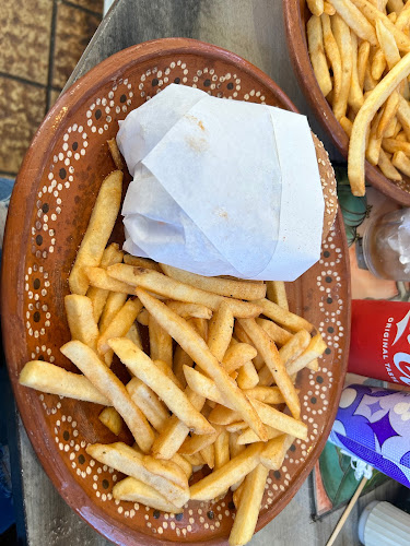 Country Burgers - Hospitality and gastronomy