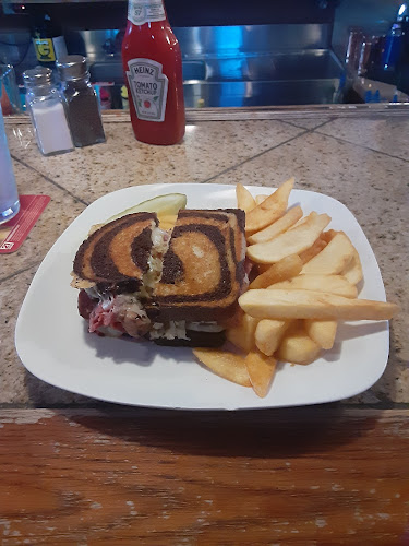 Nine-O-Two on the Avenue - Sheboygan