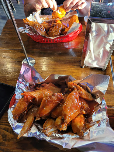 Crooked Feathers Pizza & Wings - O'Fallon - Hospitality and gastronomy