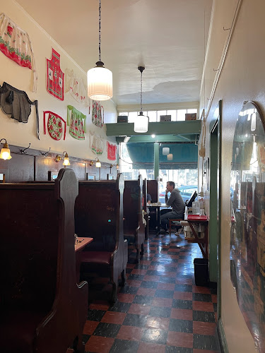 Comments and reviews of Mama's Royal Cafe