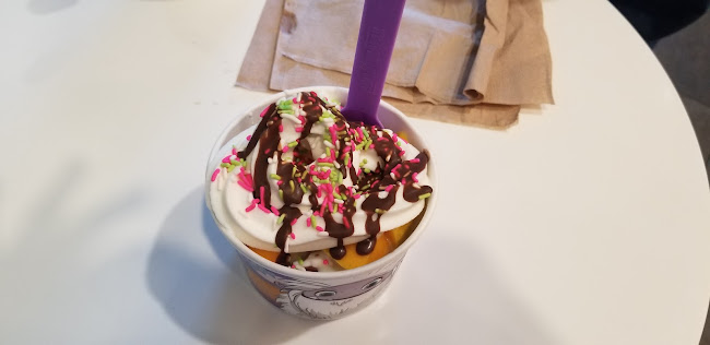 Yogurtland San Pedro - Hospitality and gastronomy
