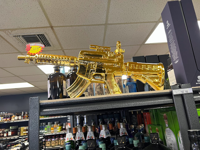 Inlet Harbour Lounge & Liquors - Hospitality and gastronomy