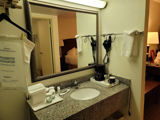 The Lounge @ Ramada - Hospitality and gastronomy