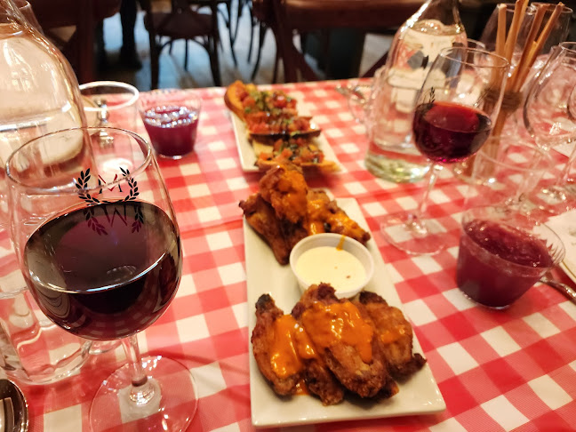 Opinii despre Aroma Wine Tasting Room în Manassas - Hospitality and gastronomy