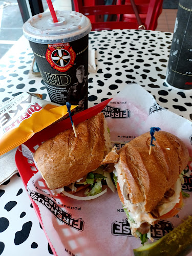 Firehouse Subs Campus Plaza - Hospitality and gastronomy