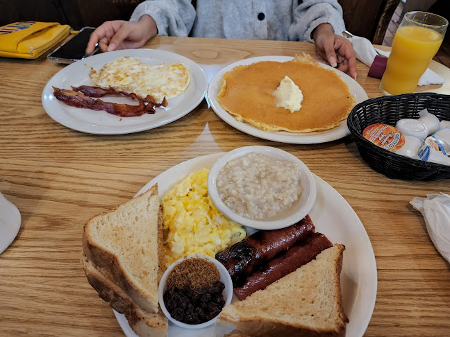 Comentarii opinii despre JR's Log House Restaurant