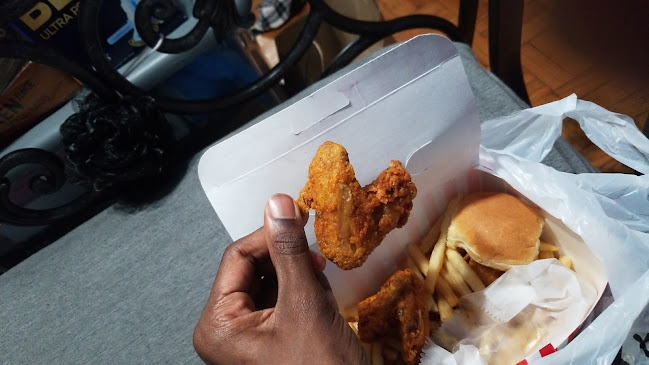 Crown Chicken & Pizza - Hospitality and gastronomy