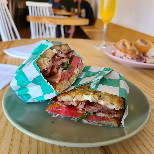 Opinii despre Wingen Bakery în Livermore - Hospitality and gastronomy