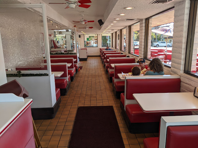 Comentarii opinii despre Franks Famous Hot Dogs