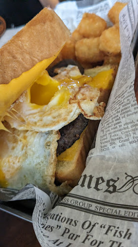 Ernie's Midtown Pub - Hospitality and gastronomy