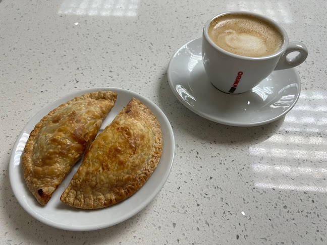 Opinii despre Araguaney Coffee Bar în Coral Gables - Hospitality and gastronomy