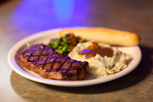 Opinii despre Sharks Restaurant & Billiards în Overland Park - Hospitality and gastronomy