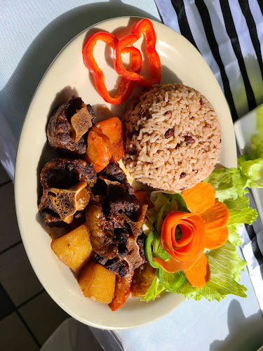 Inside Shop & Save Market, 4426 Inverrary Blvd, Lauderhill, FL 33319, United States