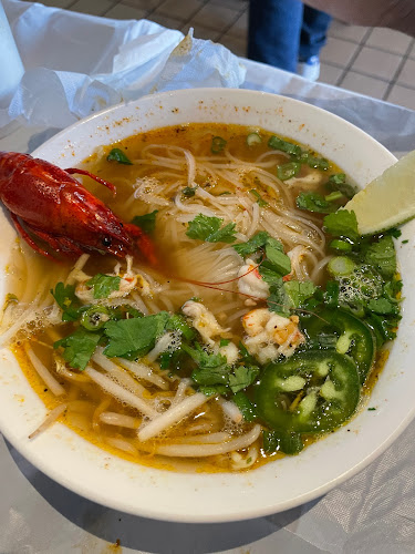 Happy Crawfish - Hospitality and gastronomy