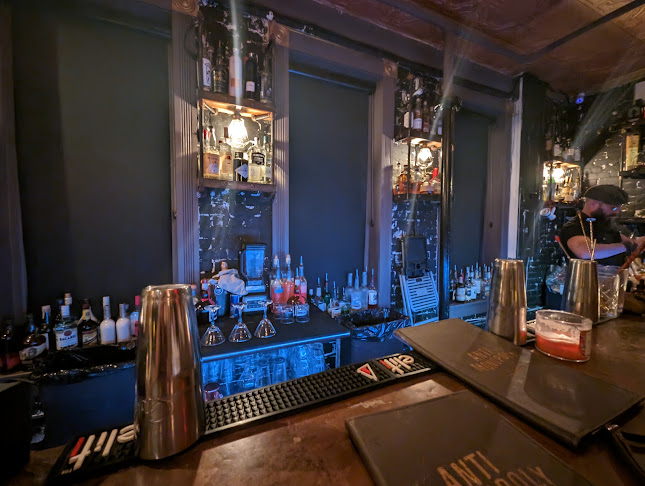 Anti-Monopoly Drug Store - Hospitality and gastronomy