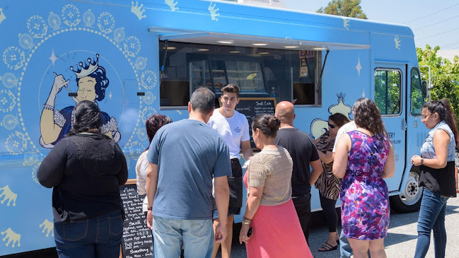 Opinii despre The Hungry Royal în Santa Ana - Hospitality and gastronomy