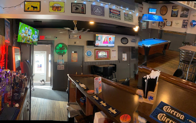 Comentarii opinii despre Kris’ Mid City Tavern