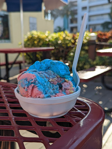 Tropical Ice Cream & Coffee - Hospitality and gastronomy