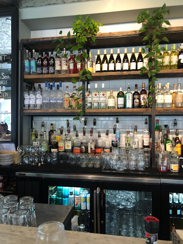 Comentarii opinii despre Trident Galley & Raw Bar