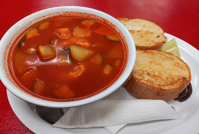 Camaleon Seafood Restaurant - Hospitality and gastronomy