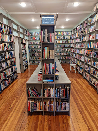 Editions - Coffee and Bookstore