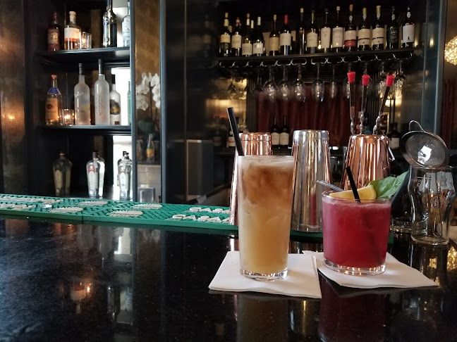 Greensleeves Lounge - Redlands