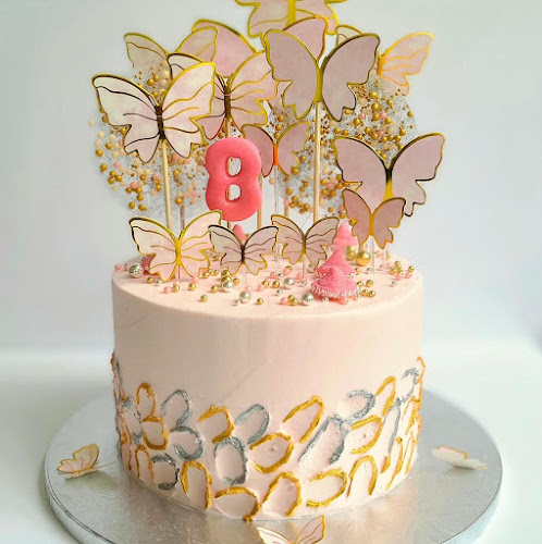 Crystal-Cakes - Coon Rapids