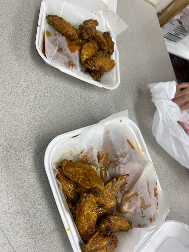 Opinii despre Papa's Wing and Deli House în Warner Robins - Hospitality and gastronomy