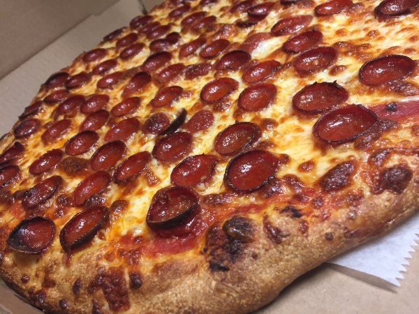 Opinii despre Mac's Pizzeria and Catering în Rochester - Hospitality and gastronomy