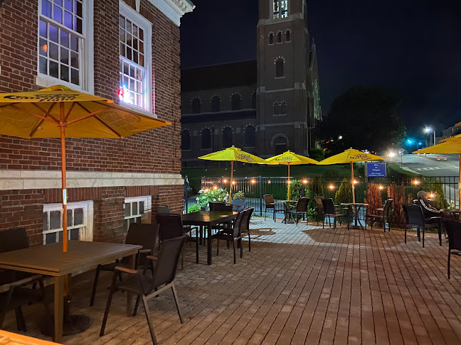 Comentarii opinii despre Cedar Box Lounge