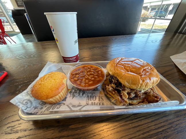 Famous Dave's Quick 'Que - Salt Lake City