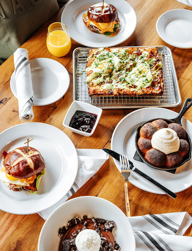 Emmy Squared Pizza: Park Slope - Brooklyn, New York - Hospitality and gastronomy