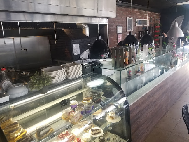 Comentarii opinii despre Oasis Bakery & Cafe