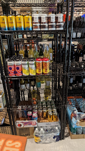 Pop the Top Craft Beer Shop - Hospitality and gastronomy